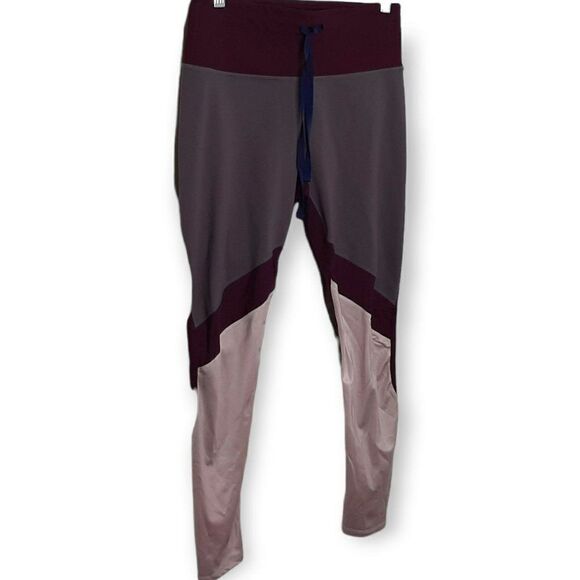 Fabletics High Waisted Statement Powerhold Capri Leggings - Picture 4 of 8